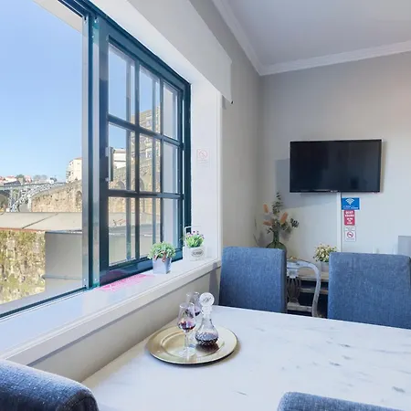 Myriverplace N 1 River View Porto * فيلا نوفا دي غايا